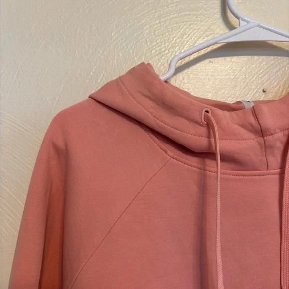 PUMA Hoodie Women’s Large Pink “Keeps You Dry” Moisture Wicking Pullover - Picture 5 of 7